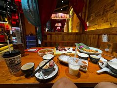 -老滇山寨•云南特色菜•地方菜•民族风情歌舞表演(金碧店)