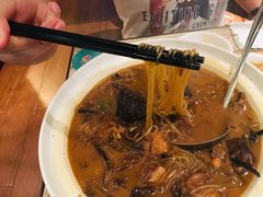 小鸡蘑菇炖粉条-四姐妹东北饺子(沙尾路店)