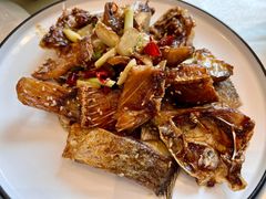 风干鲫鱼-巴陵全鱼席(湖南老字号汴河街店 )