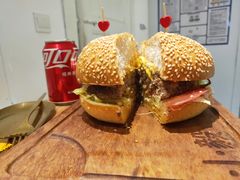 手工牛肉大汉堡-大象厨房(重庆道店)