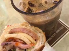 -Bánh Mì Huynh Hoa