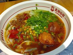 -呷佬·长沙手工米粉(金沙江路店)