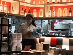 -必胜客(新中纬店)