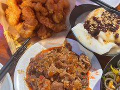 -爆炸头阿姨小四川正宗川味小吃(无任何分店)