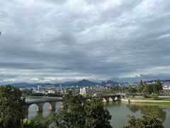 -披云山庄