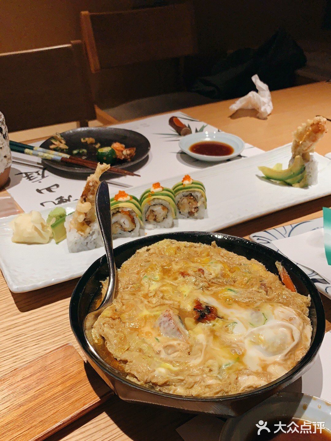 天妇罗挺新鲜的大虾,老公很喜欢。滑蛋鳗鱼有点腻