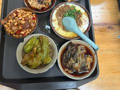 -董哥山城碗碗香(美专校街店)