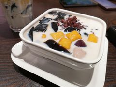 红豆芋圆烧仙草-香港龟正盅 手作糖水甜品龟苓膏(千灯湖环宇城店)