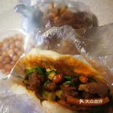 晚上不太饿就叫点小吃外卖,乐山牛肉卡饼里面有蒸牛肉
