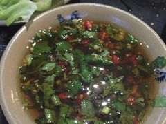 -茅草房·河畔园林火锅