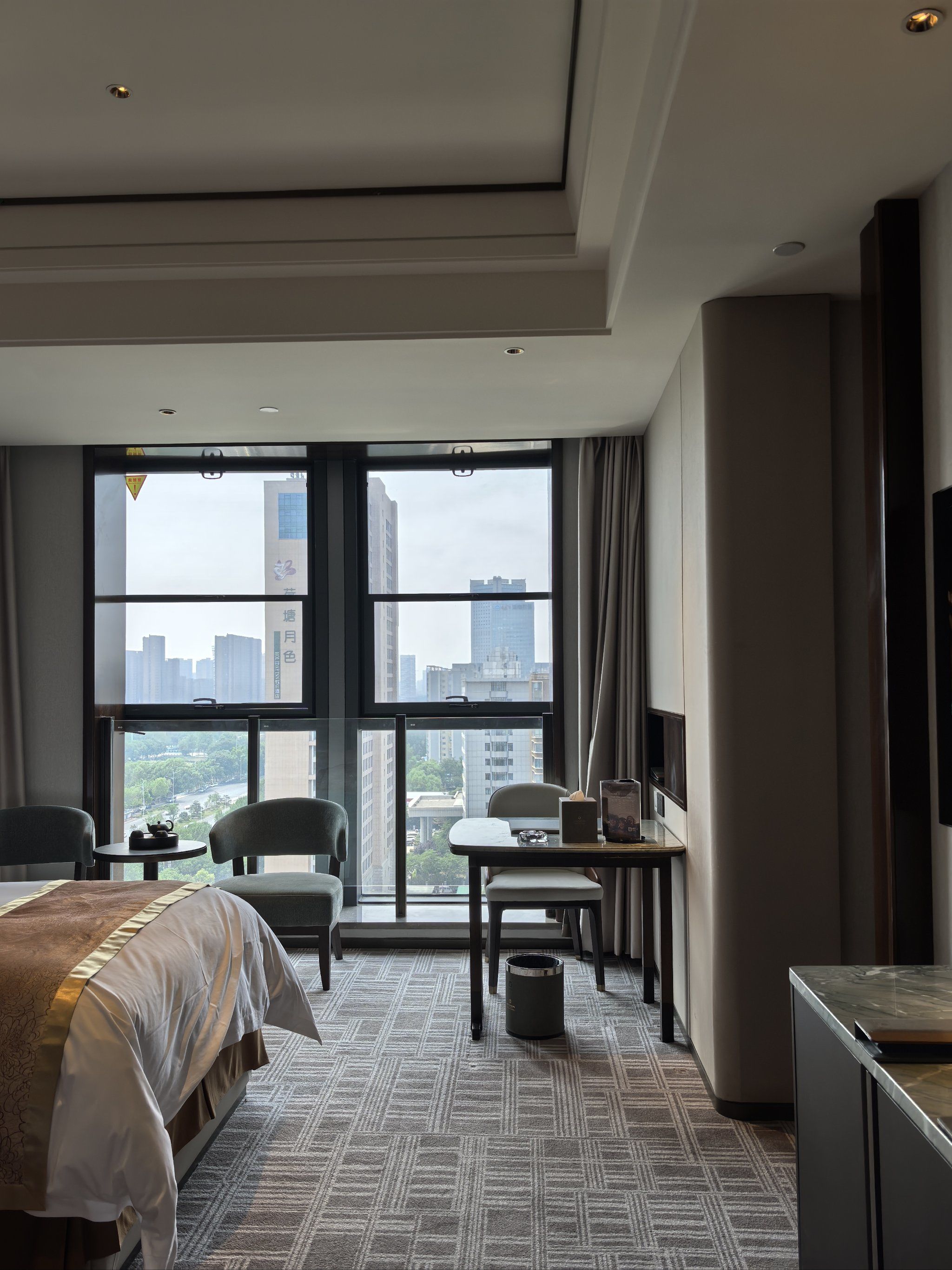 酒店的水晶灯特别漂亮