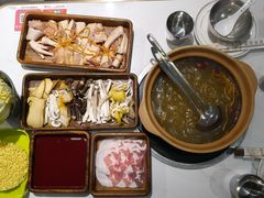 野生菌养生鸡煲-菌小白·野生菌火锅(时尚天河店)
