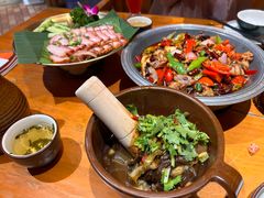 -老滇山寨•云南特色菜•地方菜•民族风情歌舞表演(金碧店)