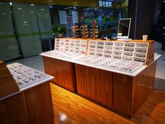 -MiRi眼镜连锁·蔡司·尼康控优点合作店(莘庄店)