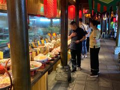自助取餐区-帅巴人舅母子腊蹄民俗村