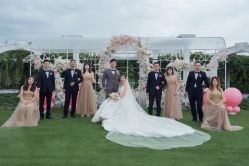 -深白婚纱艺术馆(王府壹号店)