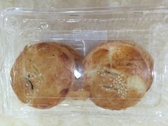 白脱豆沙老婆饼-老大昌(淮海中路店)