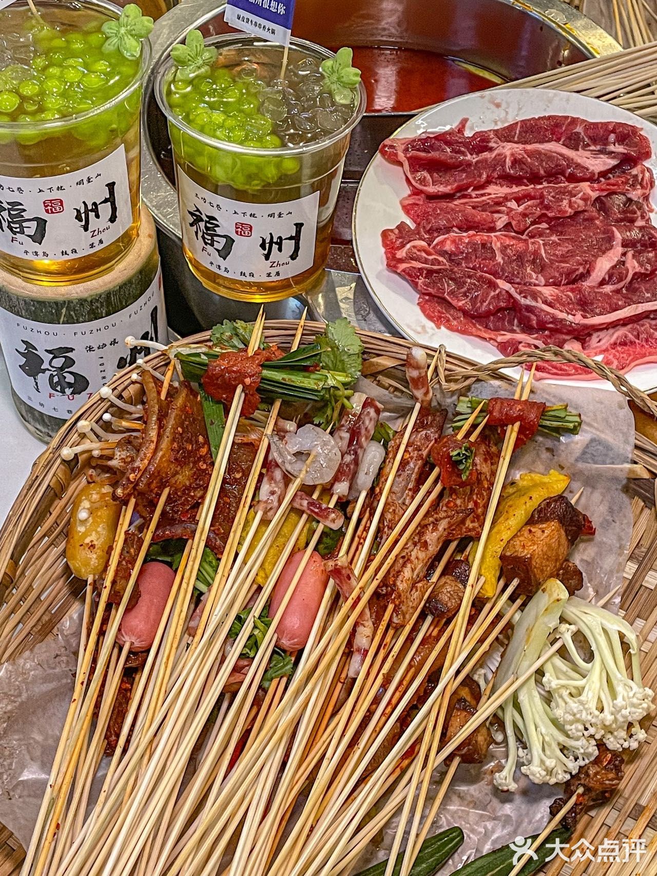 福州市中心！！在绿皮火车上吃串串🤤