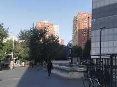 -梨园(地铁站)