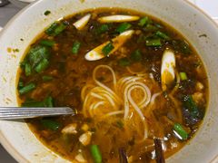 -粉八·云南米线·建水烧烤(常熟路店)