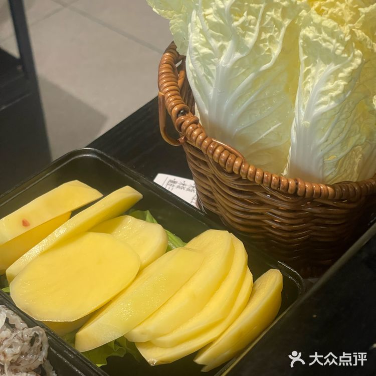 温暖橙调鸡肉尝鲜记
