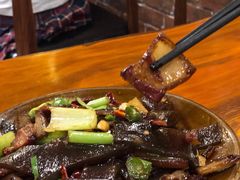 腊肉炒蕨粑-苗湘食府(十年店)