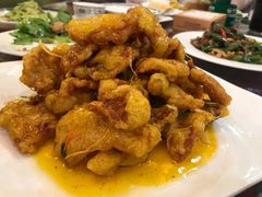 -闯关东东北农家菜(崂山石老人店)