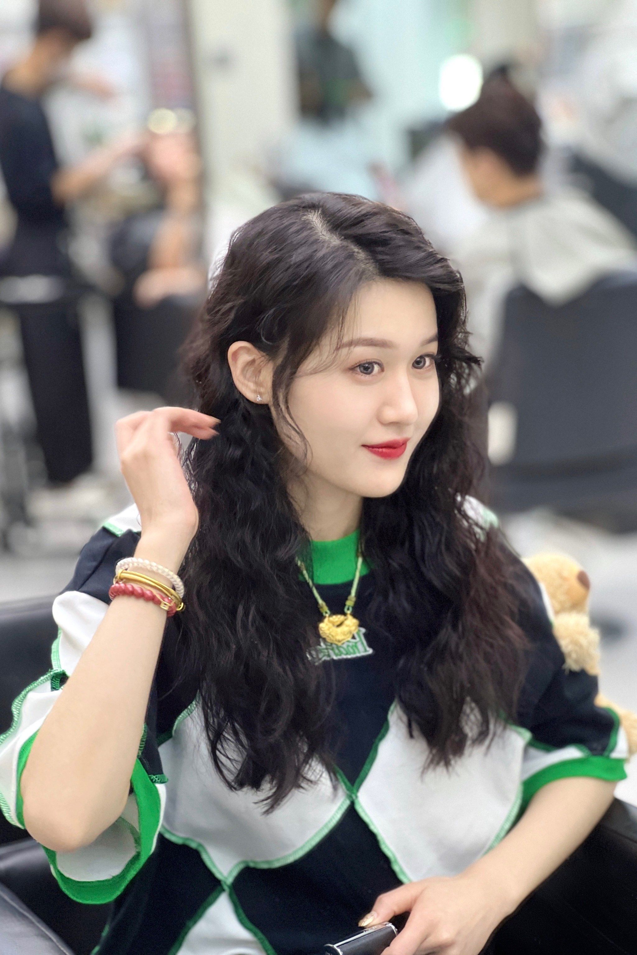 慵懒法式烫 海藻般的蓬松卷发,充满了浓浓的法式风情!