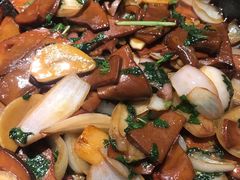 铁盘香煎黑牛肝菌-云海肴·汽锅鸡·云南菜(高德置地店)