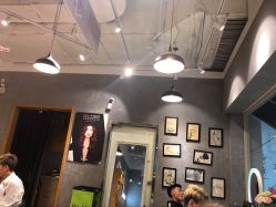 -时尚殿堂明星门店