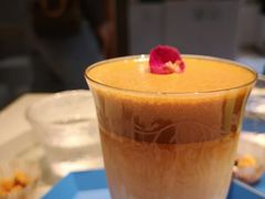 茶香漂浮拿铁-茶是一枝花泡茶店