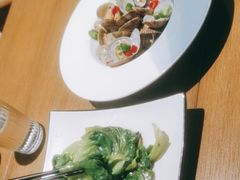 -臻鲜燕海鲜融合餐厅(金陵style店)