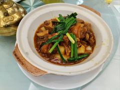 红焖牛尾煲-泉龙渔村·粤式早茶·金牌烧鹅(中山三乡店)