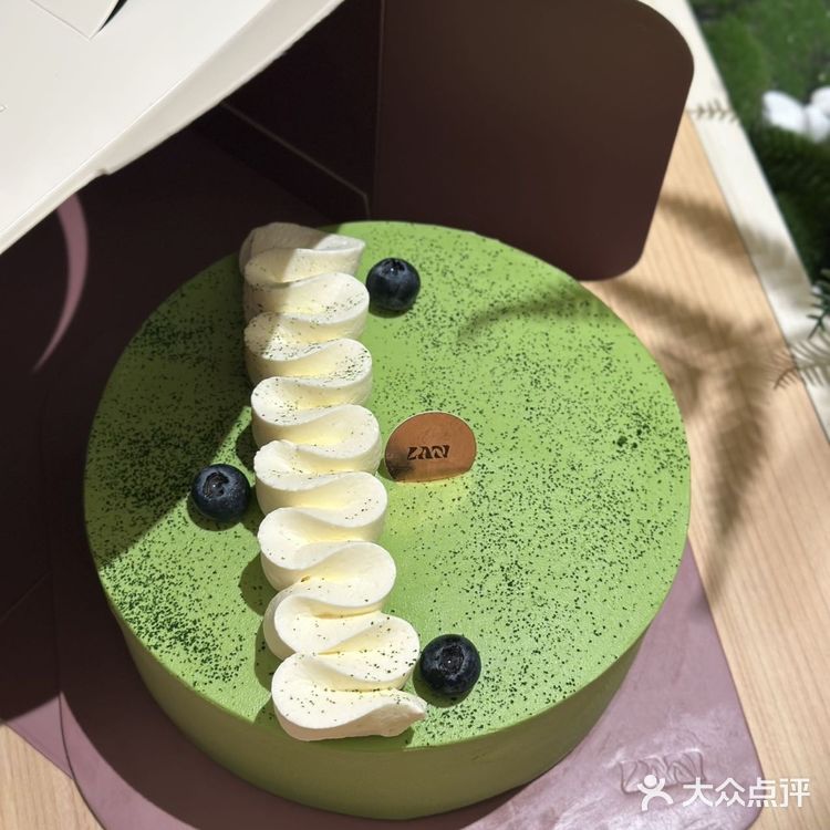 把春天的绿意捧在手心，生日仪式感拉满了！