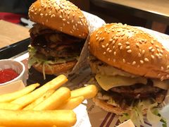 -The Habit Burger Grill 哈比特汉堡(复兴soho店)