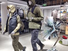 -燕莎奥特莱斯购物中心