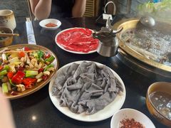 -周老三跷脚牛肉·全牛火锅(非遗传承店)