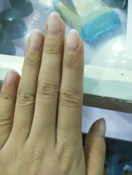 -拾花印记美甲店