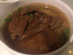 -新大咀港式茶餐厅(宝山万达店)