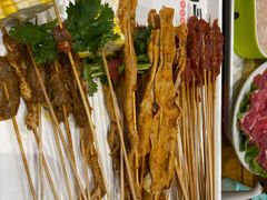-两三事小郡肝串串香火锅(桂庙店)