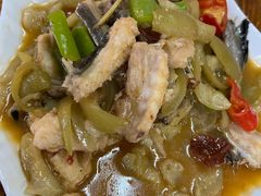 -黄记四更烤乳猪店