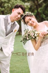 -现代经典婚纱摄影