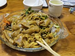 -巧婆婆特色东北菜·铁锅炖