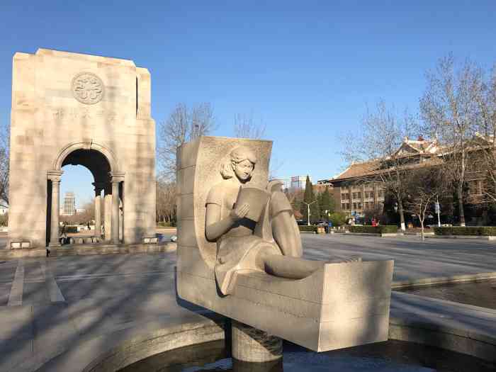 北洋广场-"天大中间的一片大河,以前疫情没开始的时候.