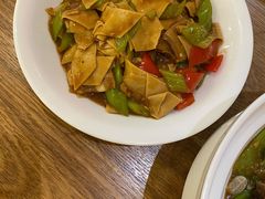 尖椒肉片干豆腐-上关雪東北菜(中房金谊店)