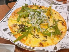 黑松露火腿菌菇芝士薄饼-Blac+Blac(中海环宇荟店)