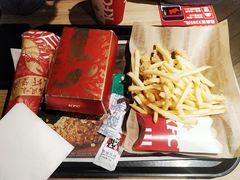 吮指十三鲜小龙虾烤鸡堡/鸡肉卷-肯德基(宝龙店)