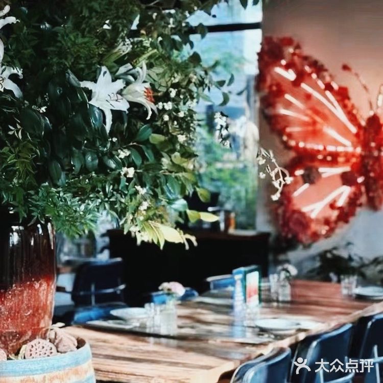 最近去了一家超级迷人的西餐厅— 「北平花园(天安门店)」！