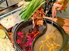 -郑记·古法黑砂锅串串(龙泉店)