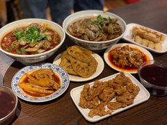 -爆炸头阿姨小四川正宗川味小吃(无任何分店)